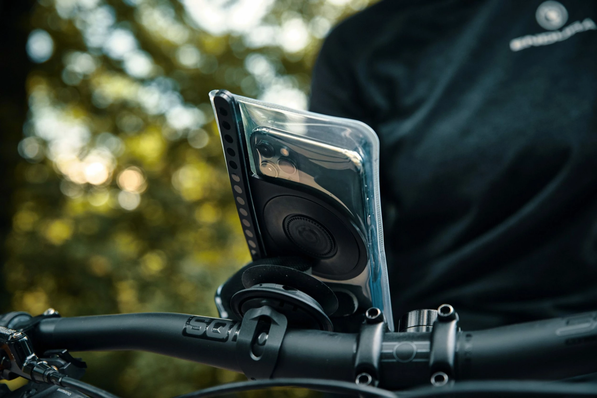 Fidlock - VACUUM - Etui Universel Pour Smartphone 8 Fidlock - VACUUM - Etui Universel Pour Smartphone – Image 6